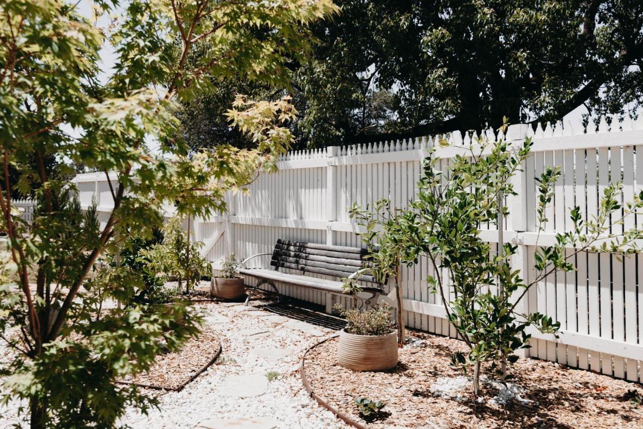 Lexton House - Luxurious Cottage Parkes Exterior photo